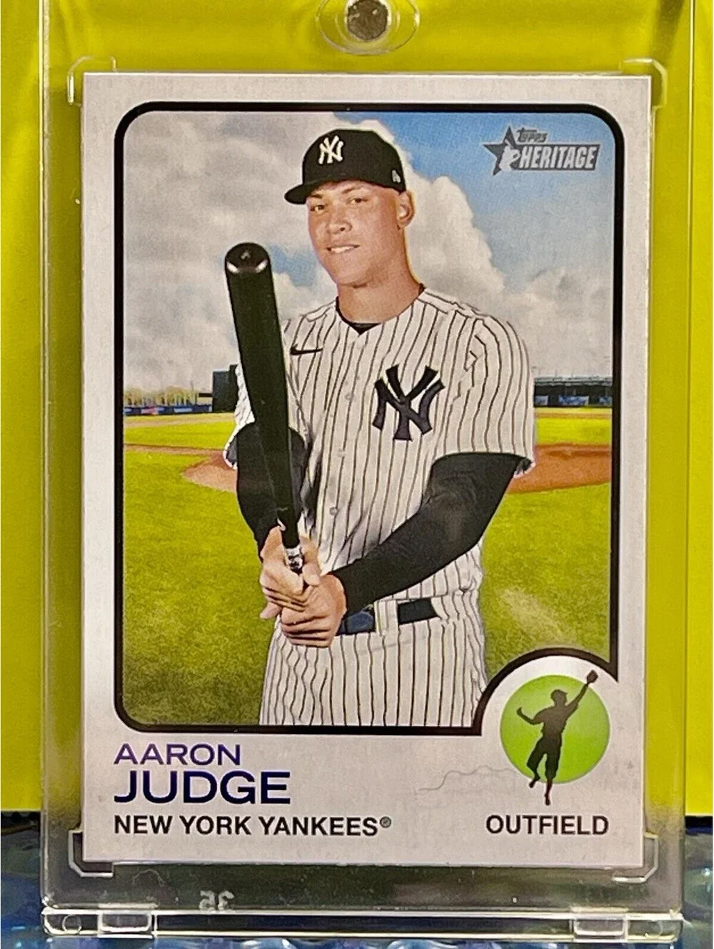 Aaron Judge RARE TOPPS Heritage INVESTMENT CARD YANKEES HALL OF FAME Free Case